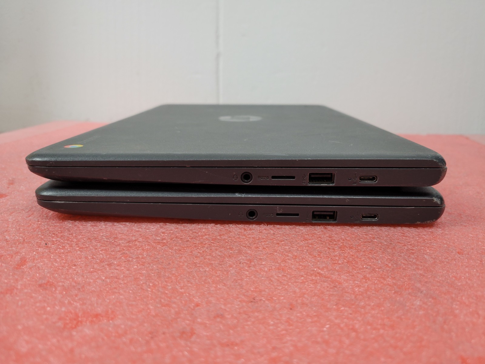 2x HP Chromebook 14-CA061DX Intel Celeron N3350@1.1GHz 4GB 32GB SSD w/PA | C908