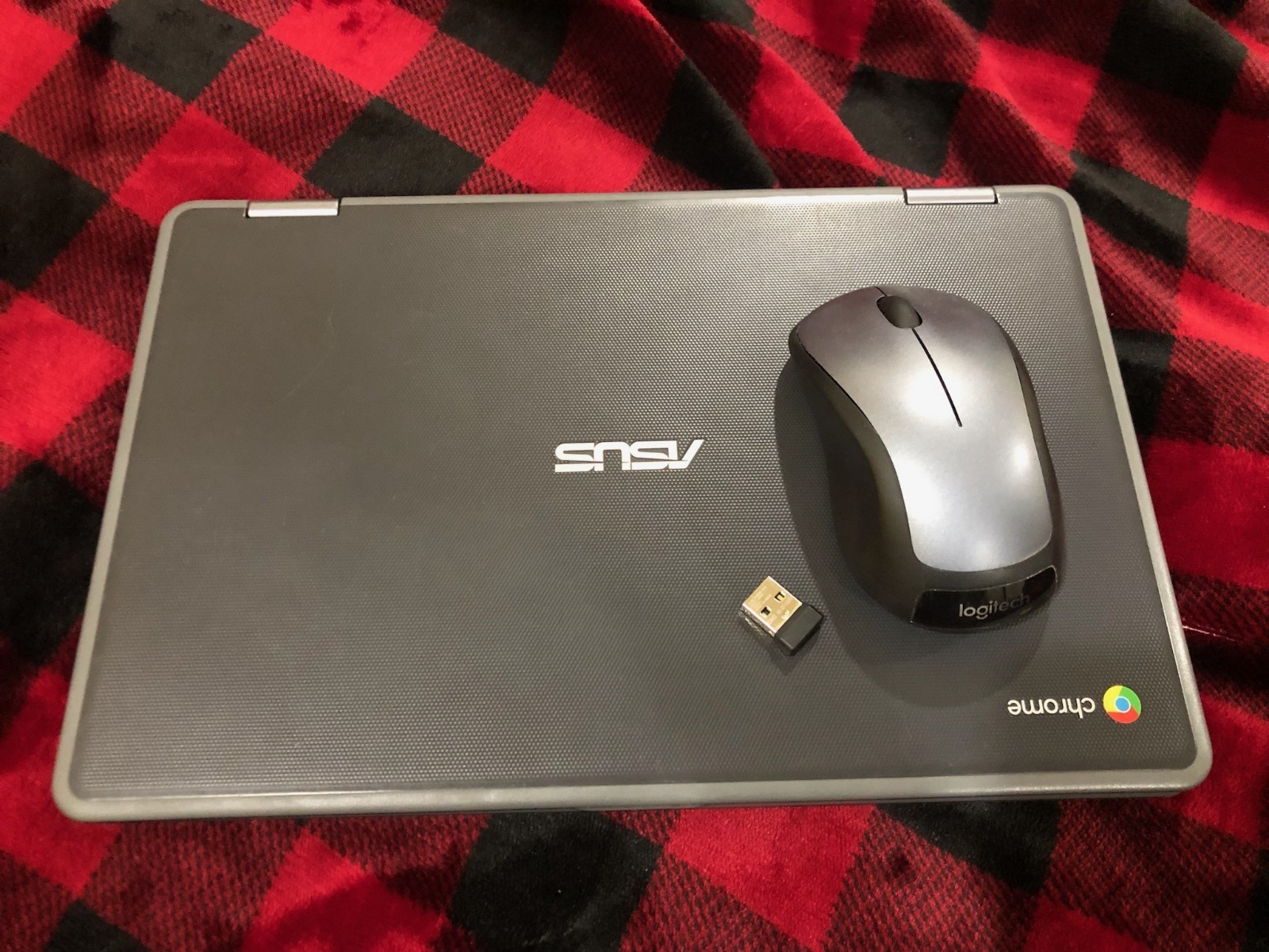 Starter CB Laptop 4GB Includes: Logitech wireless mouse & 6ft charging cord
