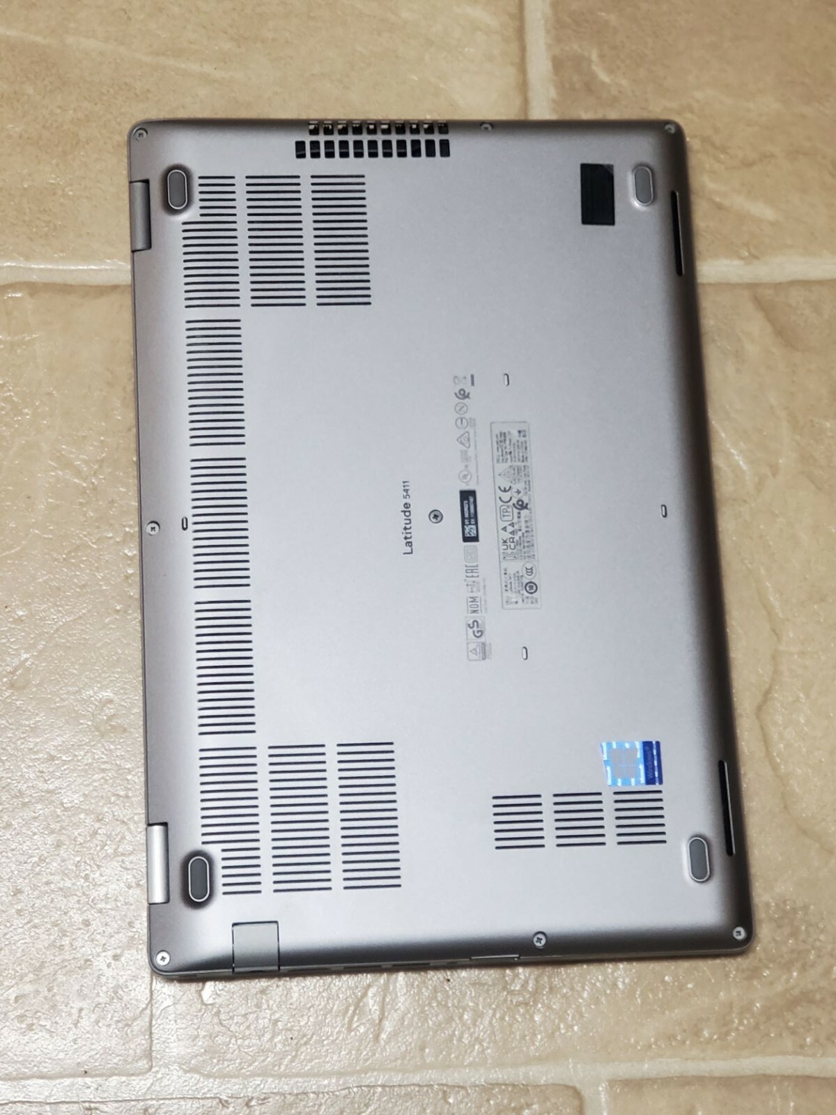 Dell Latitude 5411 14″ (256GB SSD, Intel Core i7 10th Gen., 5.10 GHz, 32GB) Lapt