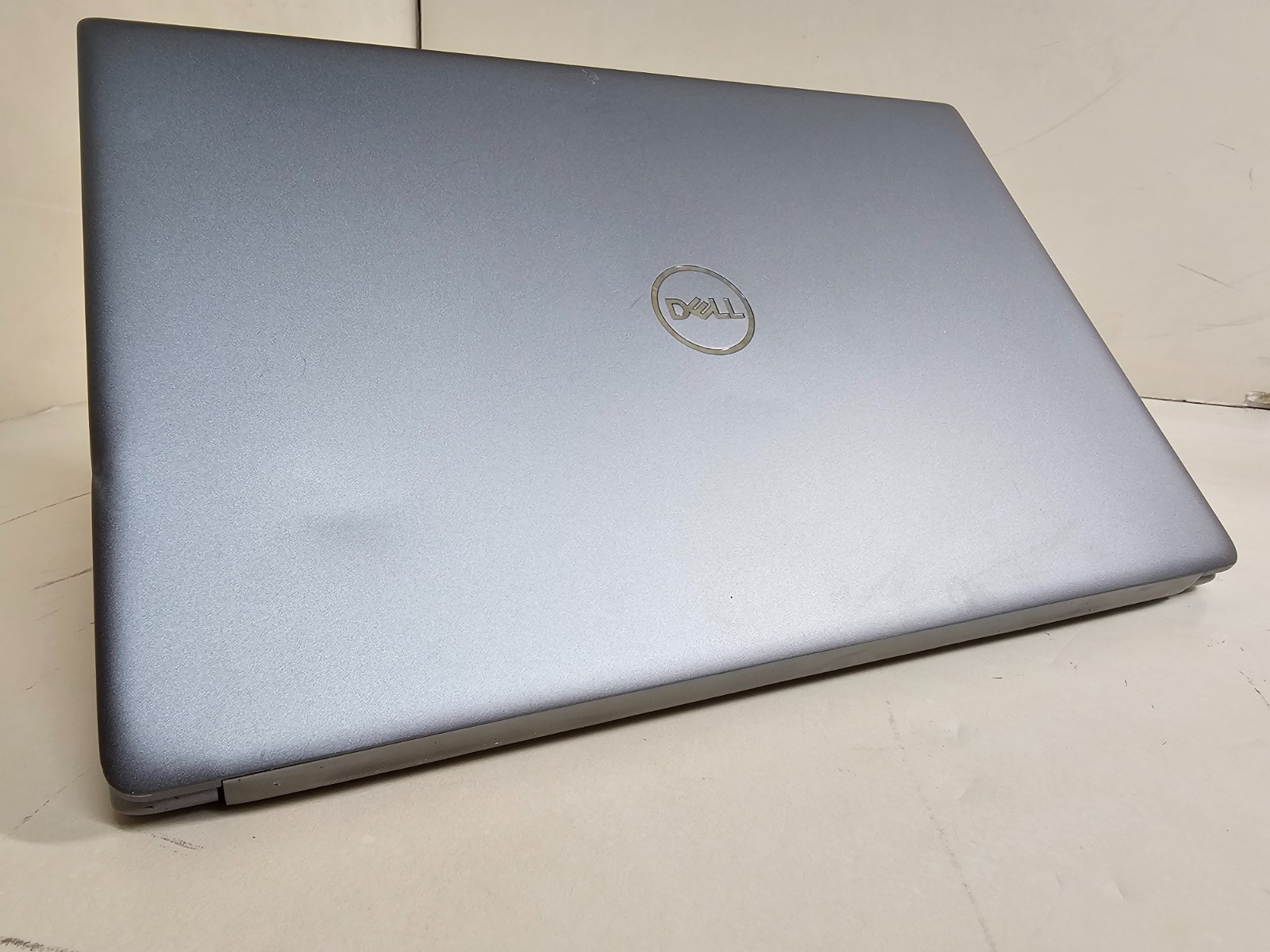 Dell Latitude 3301 Laptop – 1.8 GHz i7-8565U 8GB 256GB SSD Wi-Fi Cam 13.3″ – SP3