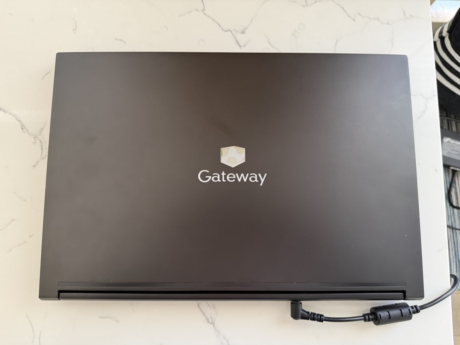 Gateway GGNC51518-BK Gaming laptop Intel i5-11400H 16GB RAM RTX 3050 512 GM NVMe