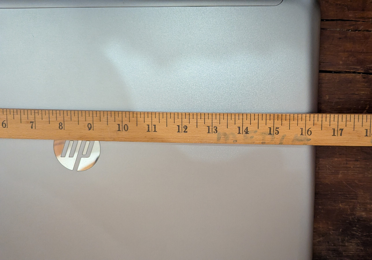 HP ENVY 17″ Laptop 8G 1TB i7-4700MQ – Touch Beats WORKS – Issue is Broken Hinges