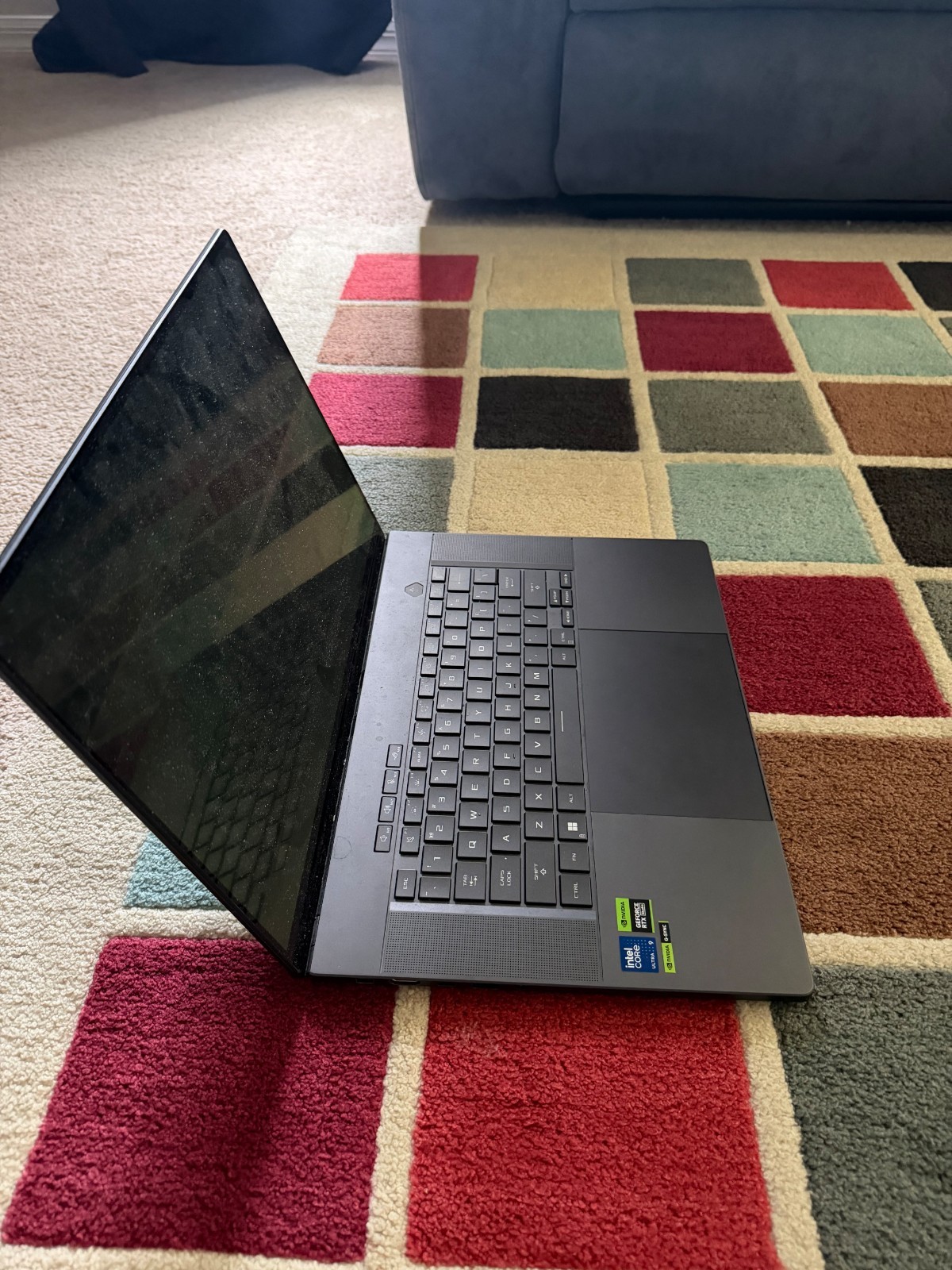 Asus Rog Zephyrus g16 ultra 9 185h RTX 4070