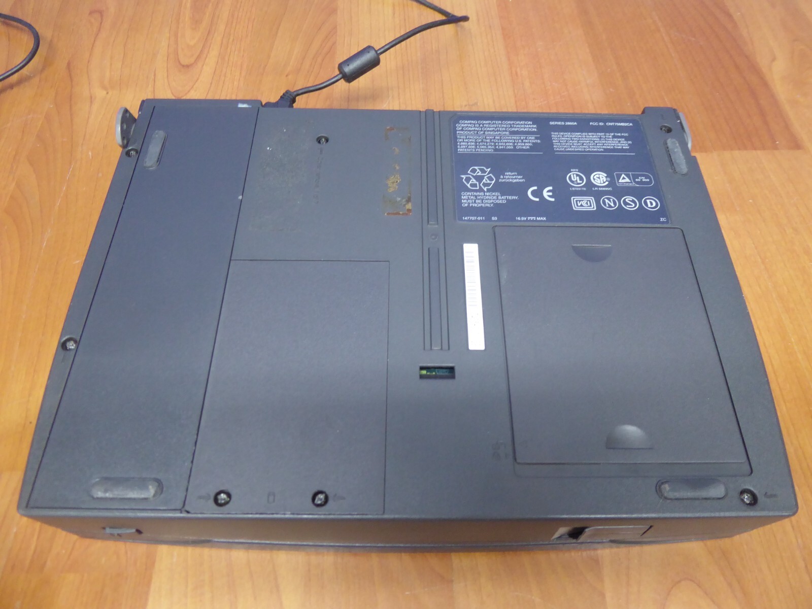 COMPAQ CONTURA 400CX 8.5″ VINTAGE PC LAPTOP w/ P/A SOLD AS-IS TO POWER ON