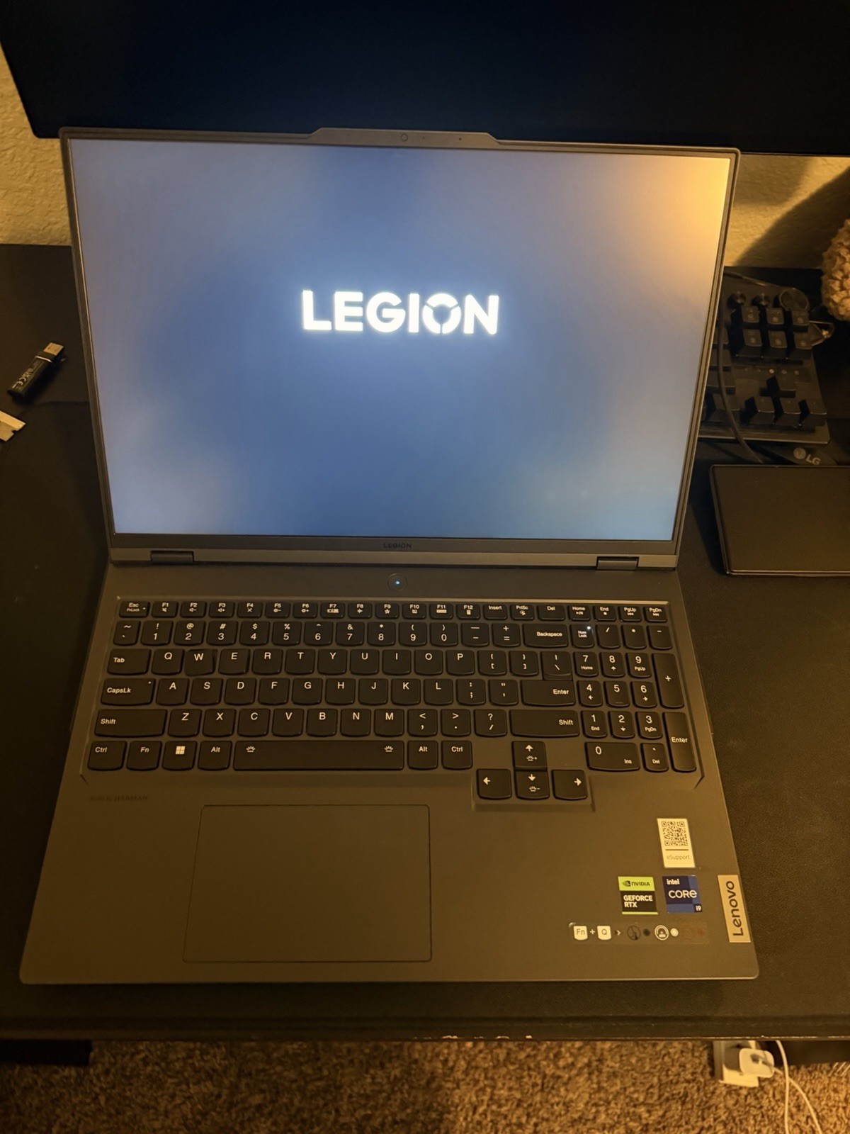 Lenovo Legion Pro 7i RTX 4090Gaming Laptop | i9-13900HX | 32GB RAM | 4TB SSD |