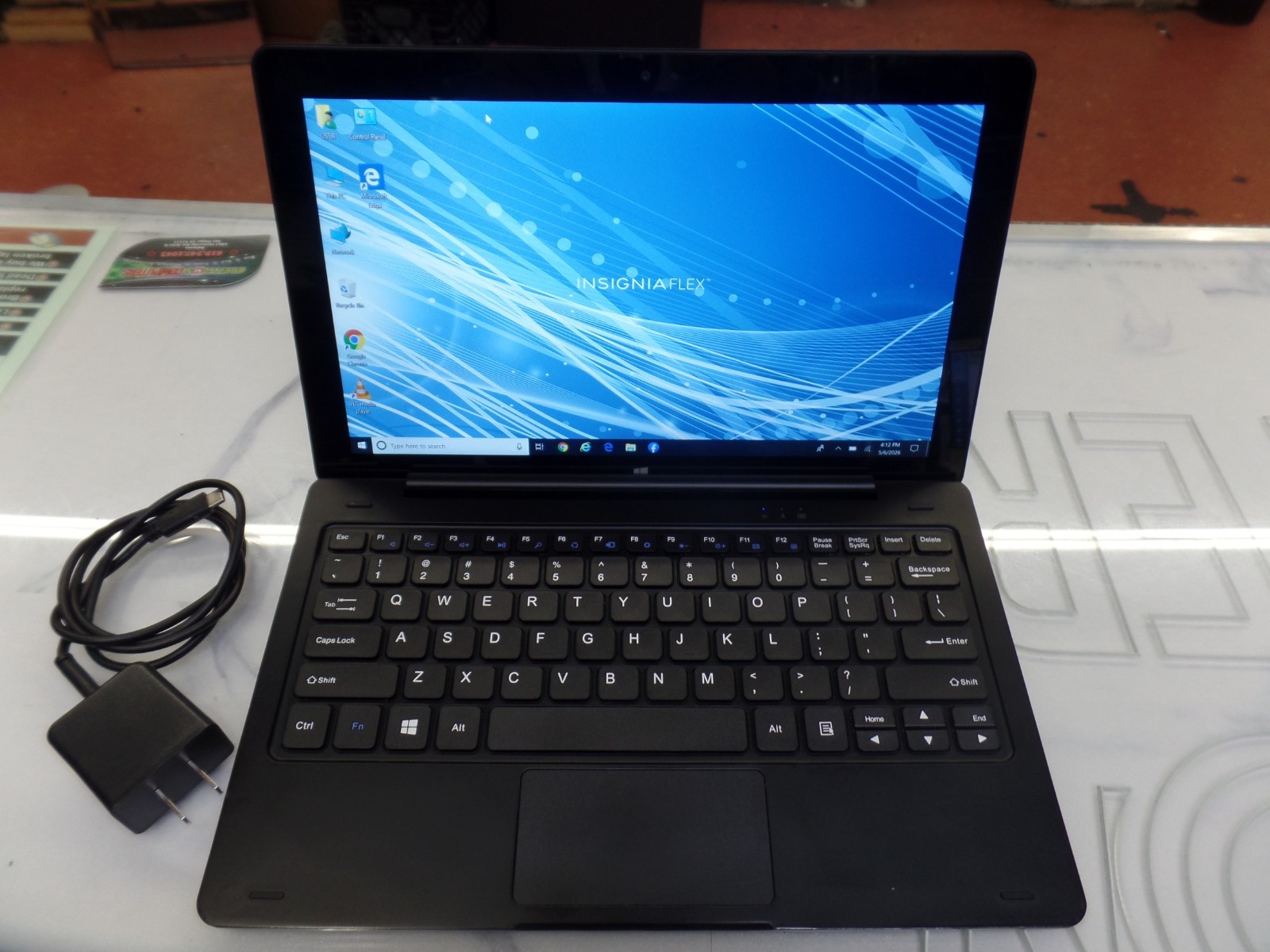 11.6″ Insignia NS-P11W7100 2GB 32GB Windows 10 1.44Ghz Intel Laptop Black