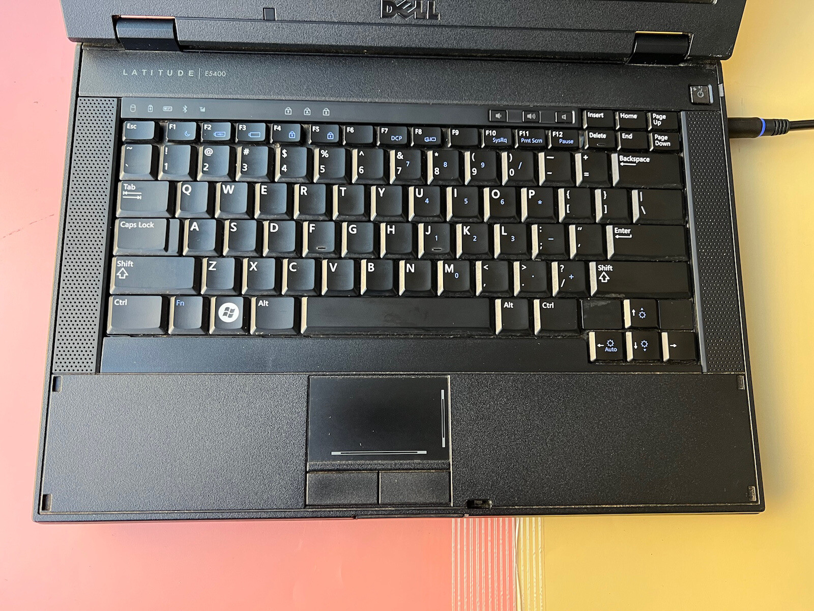 Dell Latitude E5400 14″ Intel Core 2 Duo 2.00GHz 4GB RAM 160GB HDD Phone port