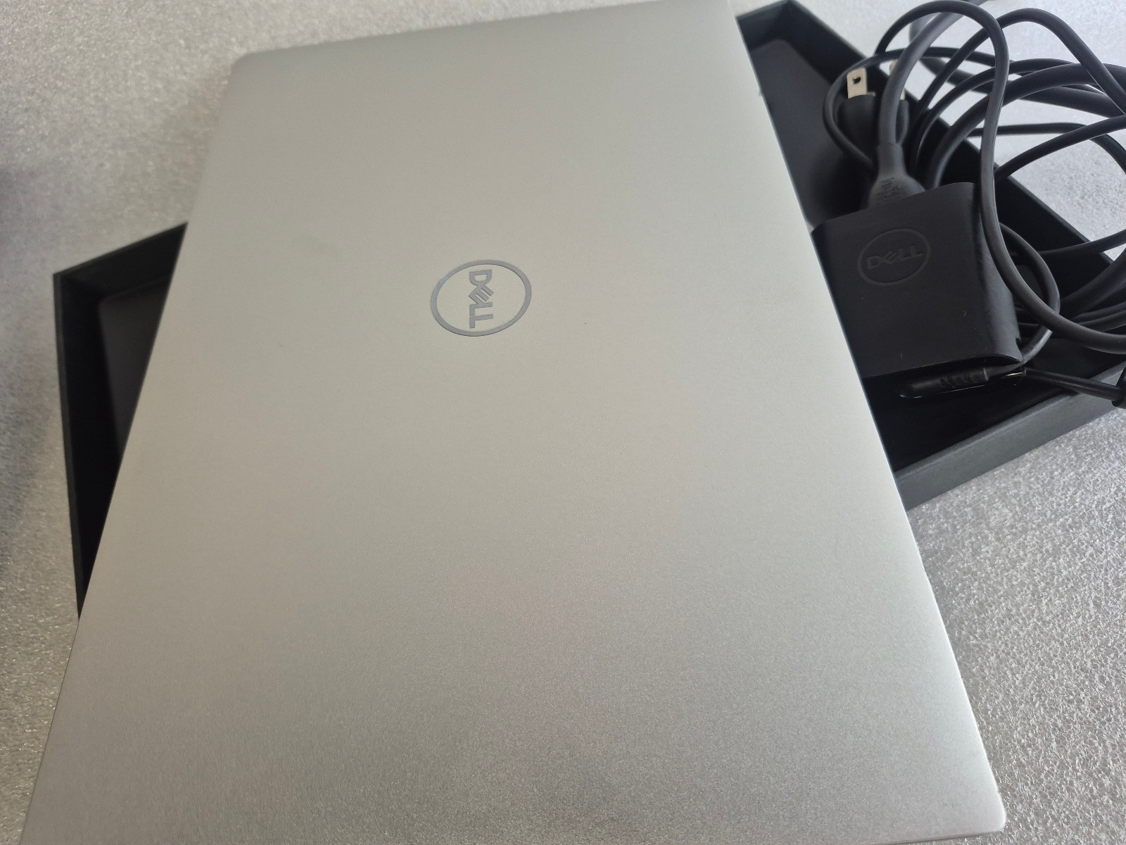 DELL XPS 13 9380 i3-8145U 2.1GHZ RAM 4GB NVME128GB TOUCH SCREEN ,BLUETOOTH, WIFI