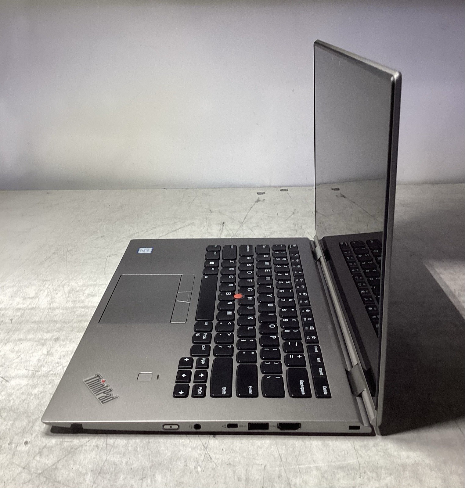 Lenovo ThinkPad X1 Yoga 3rd Gen Core i7-8650U @ 1.90GHz 16GB RAM 512GB SSD