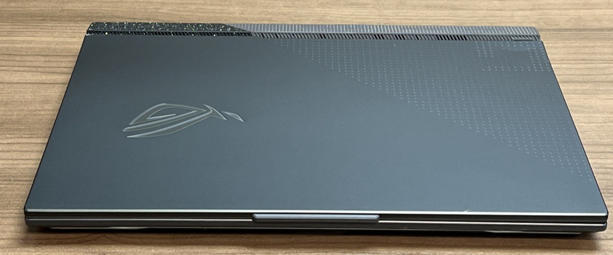 ASUS G713PV-WS94 ROG Strix G17 Ryzen 9 7845HX 512GB 16GB NVIDIA RTX 4060 (8GB)