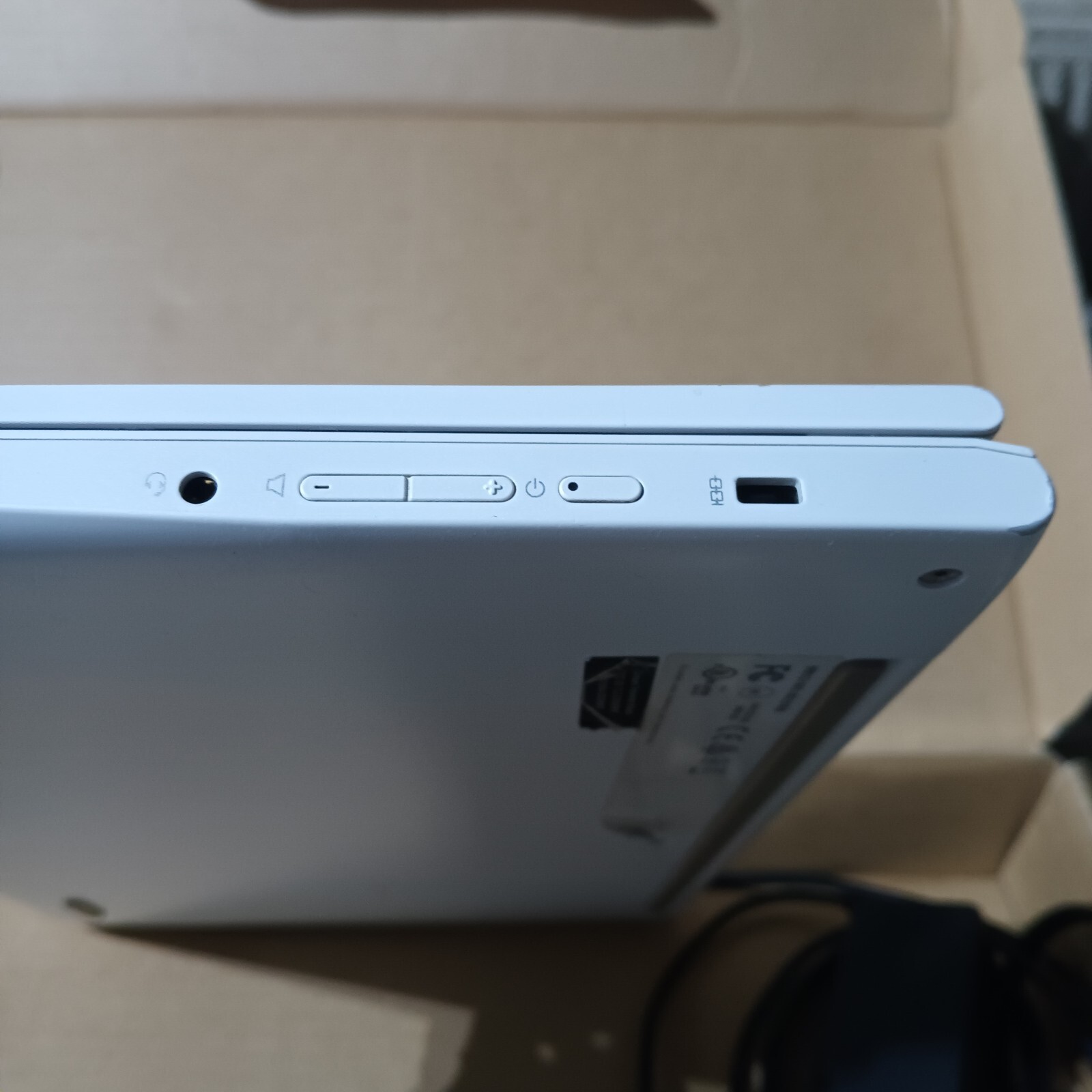 Lenovo Chromebook TouchLenovo 2-in-1 11.6″ HD IPS Touchscreen LED-Backlight