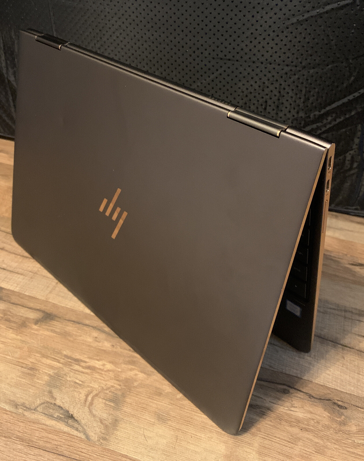 HP Spectre X360 13-AW2003DX 13.3 inch (512GB, Intel Core i5 11th Gen., 4.20GHz,