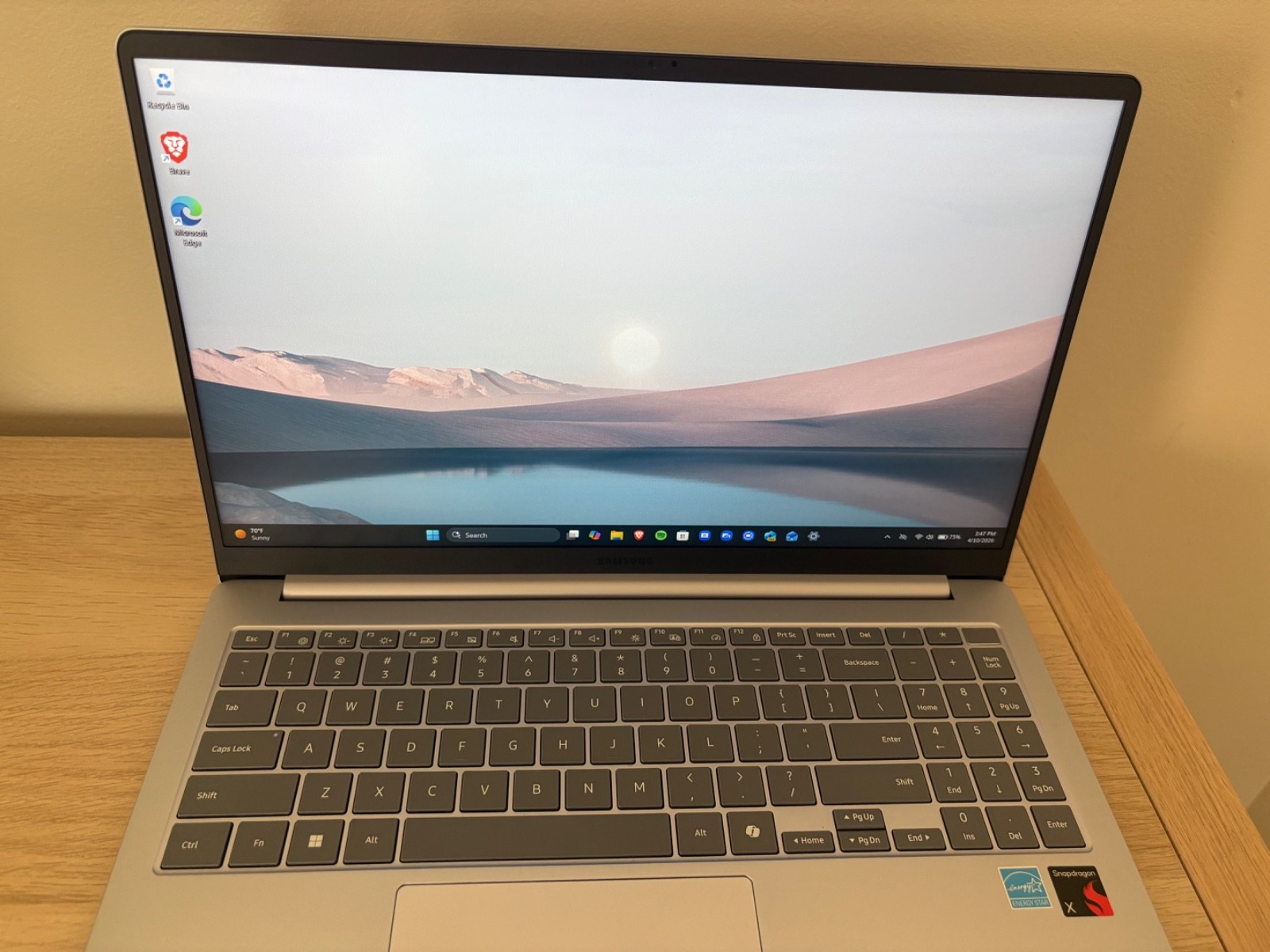 SAMSUNG 15.6″ Galaxy Book4 Edge Laptop NP750XQB-KA2US FHD LCD 16GB