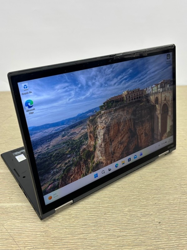 Lenovo ThinkPad X13 Yoga Gen 2 i5-1145G7 16GB 256GB SSD W11P Touch(screen issue)