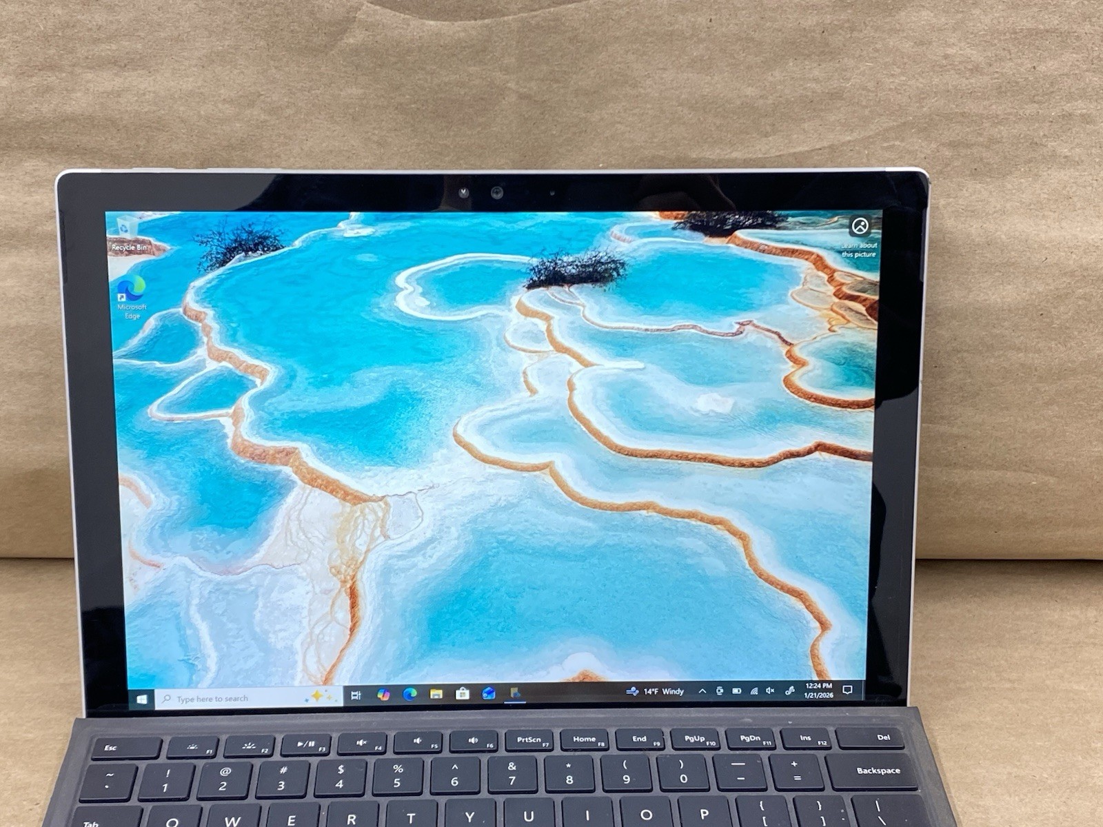 Microsoft Surface Pro4 – 12″ 2736*1824 – i5-6300U – 4GB – 128GB SSD – Win 10 Pro