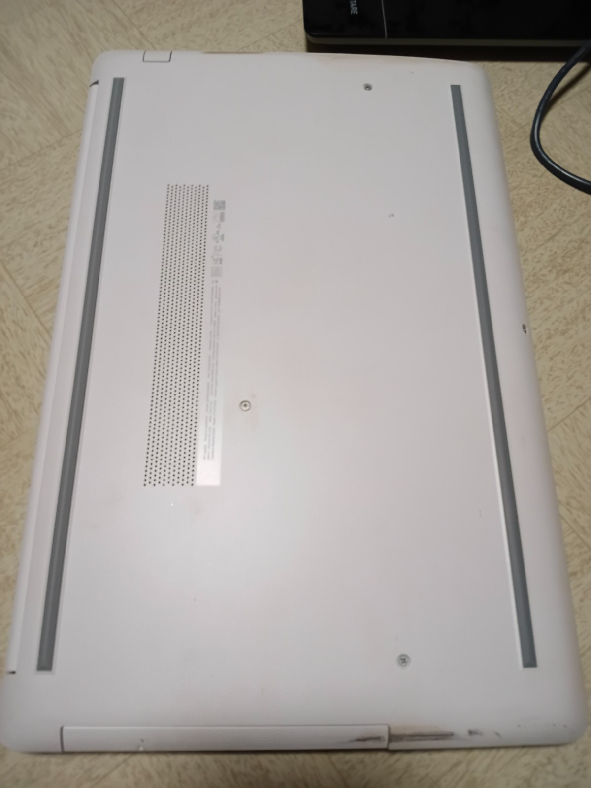 HP 15.6 Notebook – 15-da0043nr White 2019