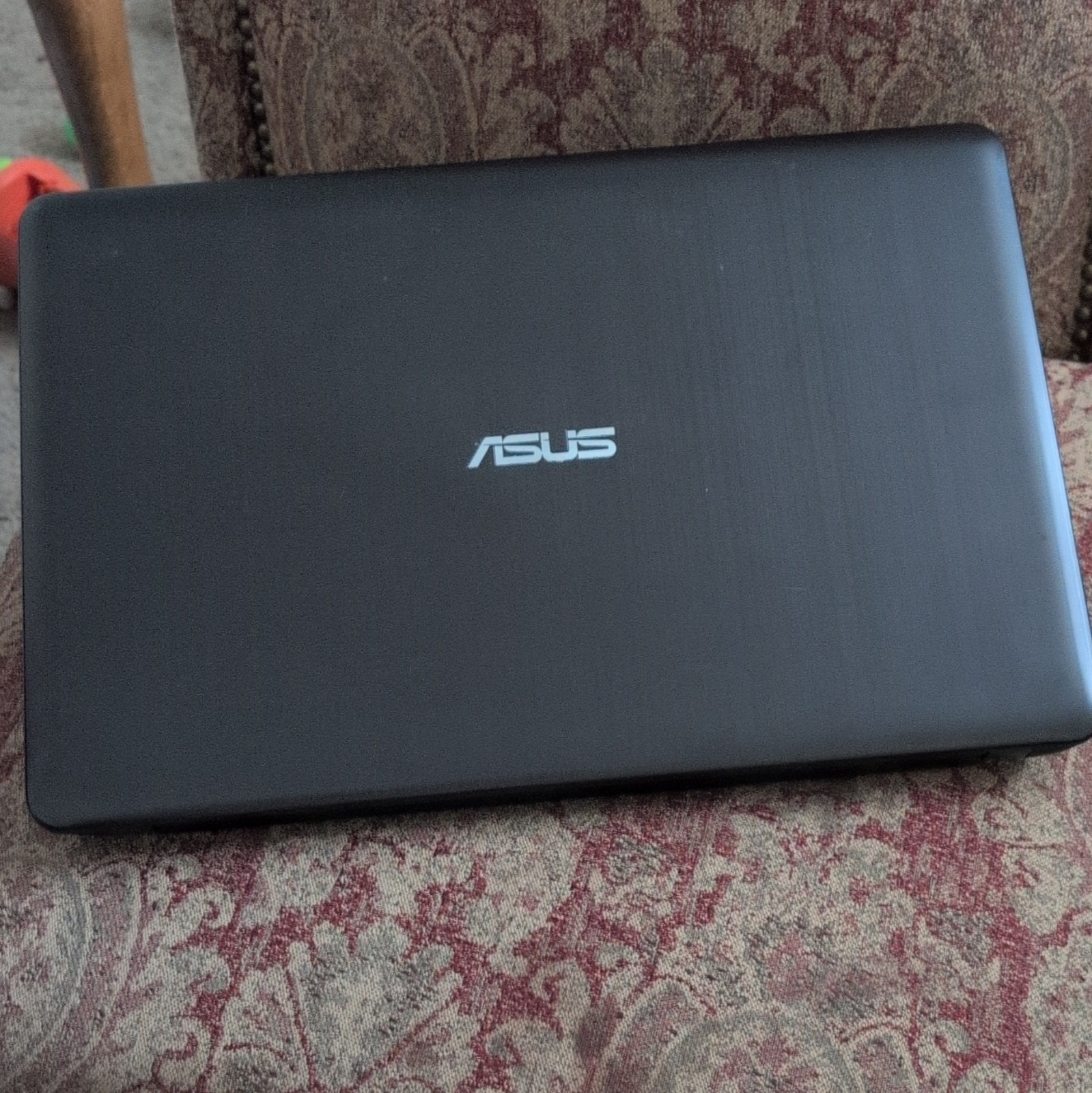 ASUS VivoBook X540MA 15.6″ Intel Celeron 4GB 500GB+128GB Windows Black/Silver