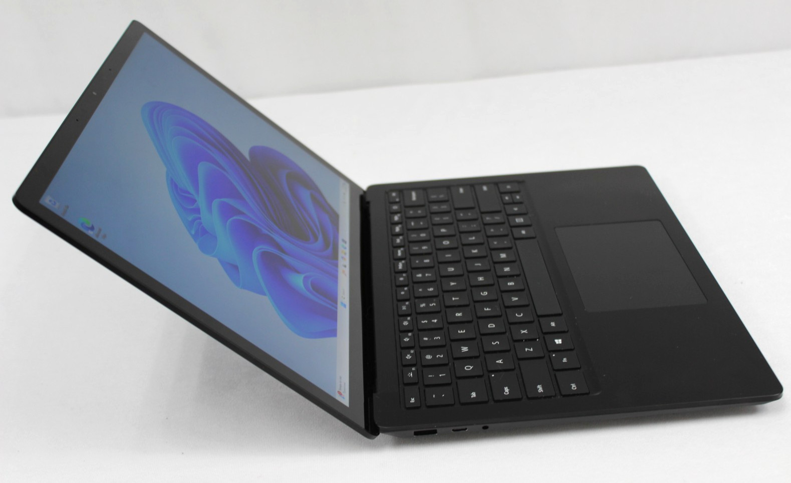 Microsoft Surface 3 Laptop Intel i7-1065G7 16GB 256GB Touchscreen Win11