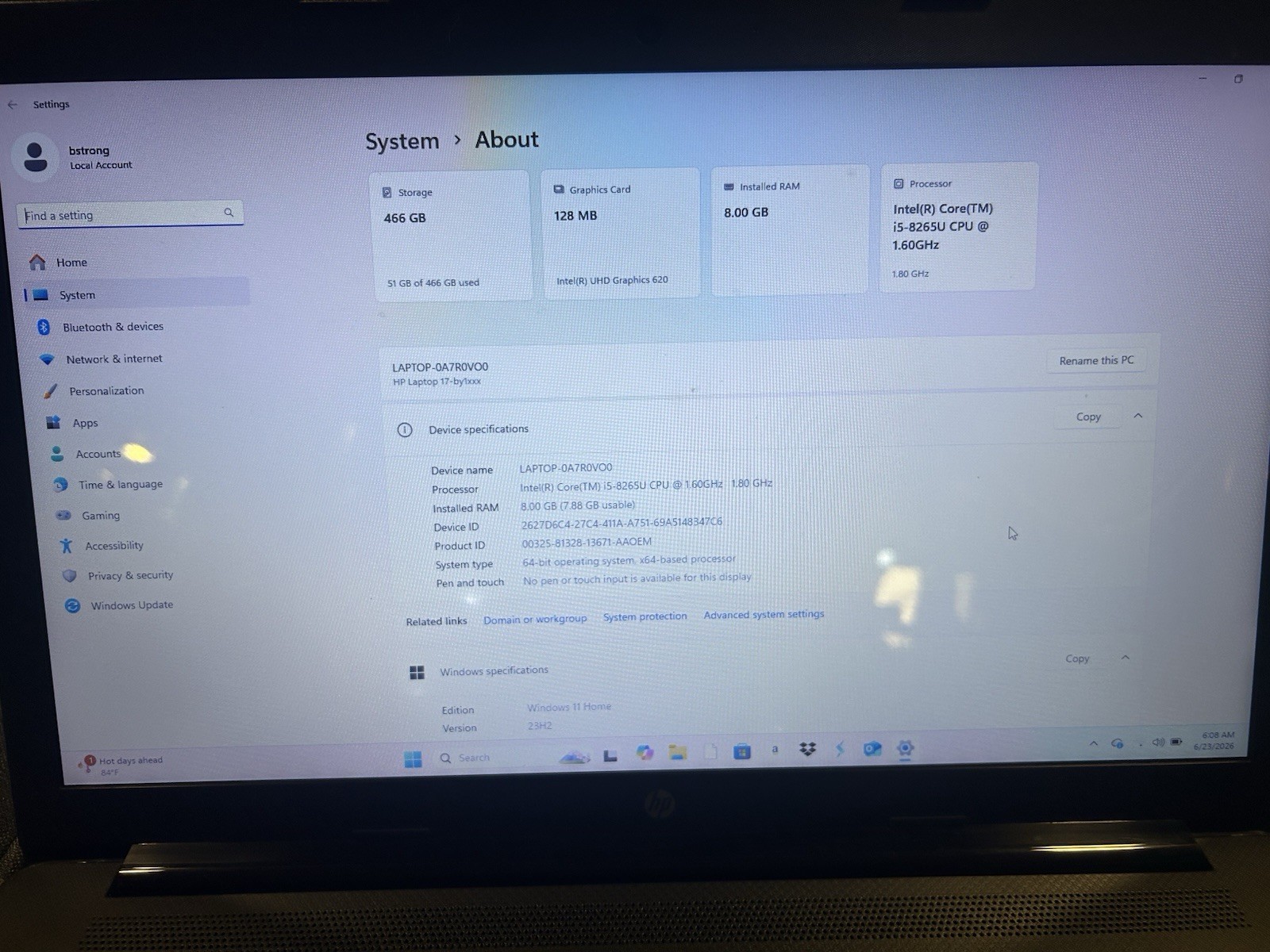 HP Laptop 17-by1xxx 17.3″ i5-8265U 8GB 512GB SSD Win11 Black UHD620