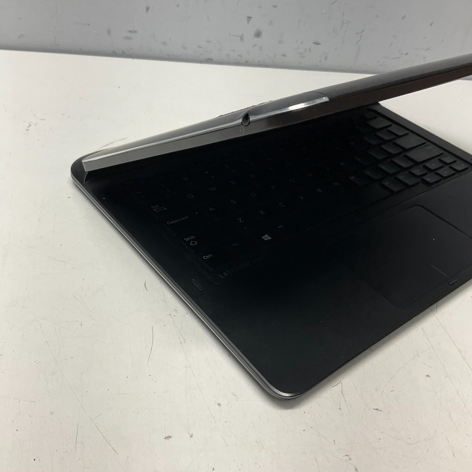 Dell Latitude 7350 TOUCH Core m-5Y71 @ 1.20GHz 8GB RAM 128GB SSD NO OS BAD BATT