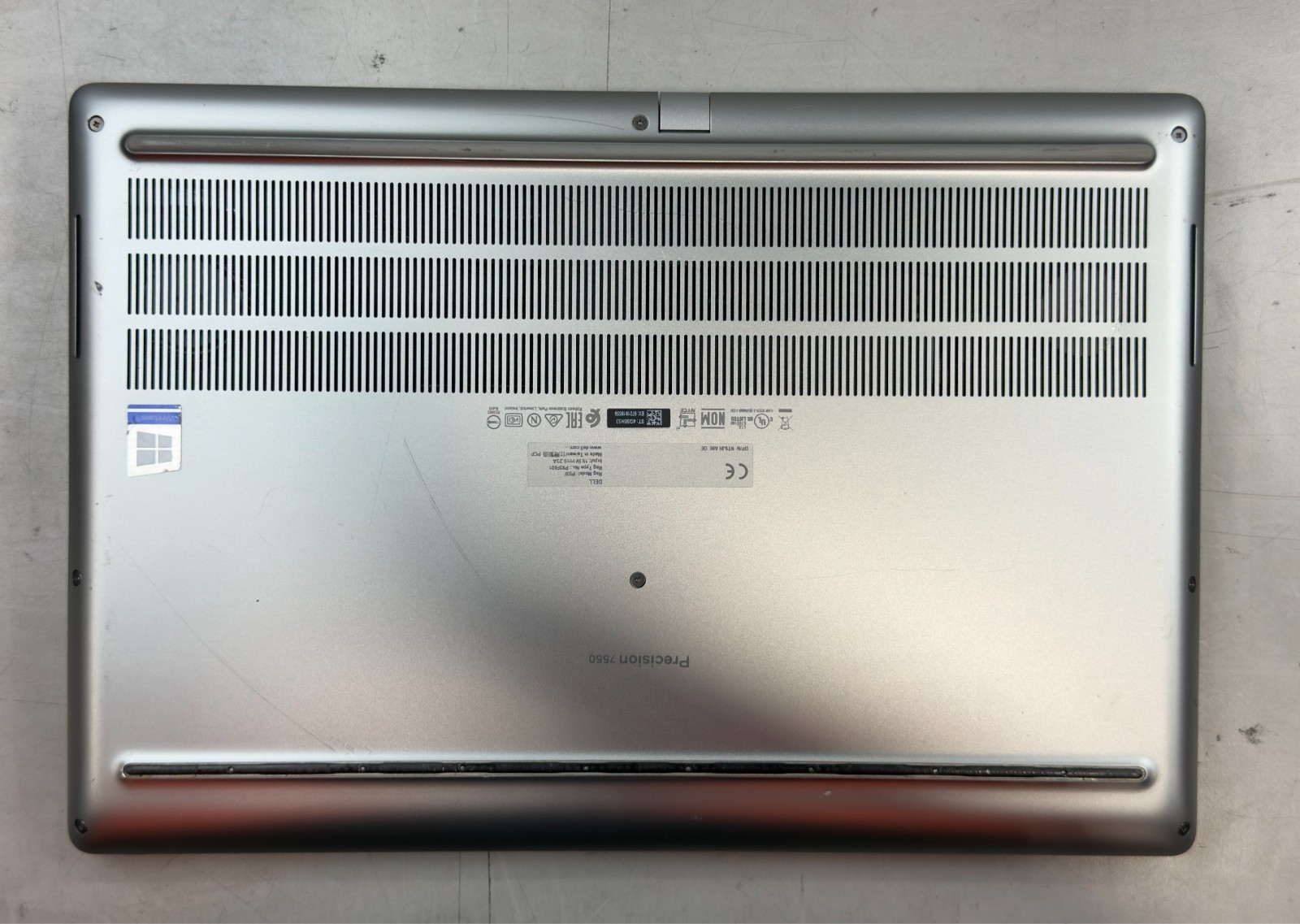 Dell Precision 7550 i7-10850H / 32GB RAM / QUADRO T2000 / NO SSD -RL6054