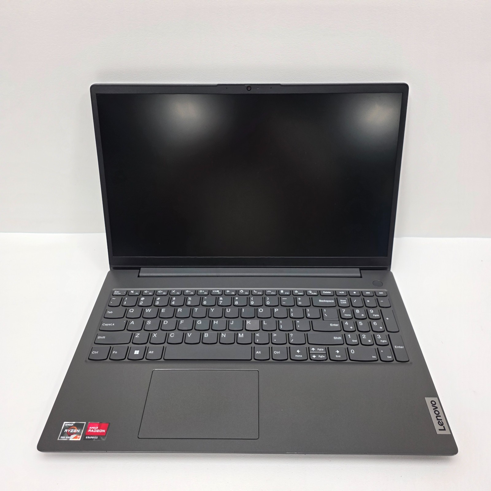 Lenovo V15 G4 ABP 15.6″ FHD Ryzen 7 7730U 2.00GHz 40GB DDR4 1TB NVMe Win11 PRO