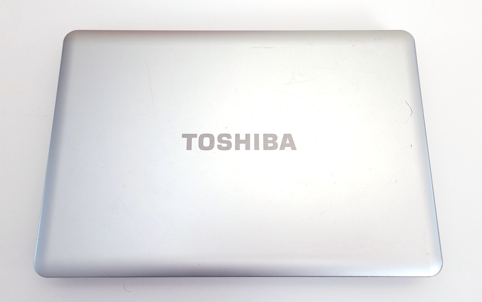 Toshiba Satellite L500 – Pentium T4400, 4 GB RAM, eSATA, VGA out, Keypad