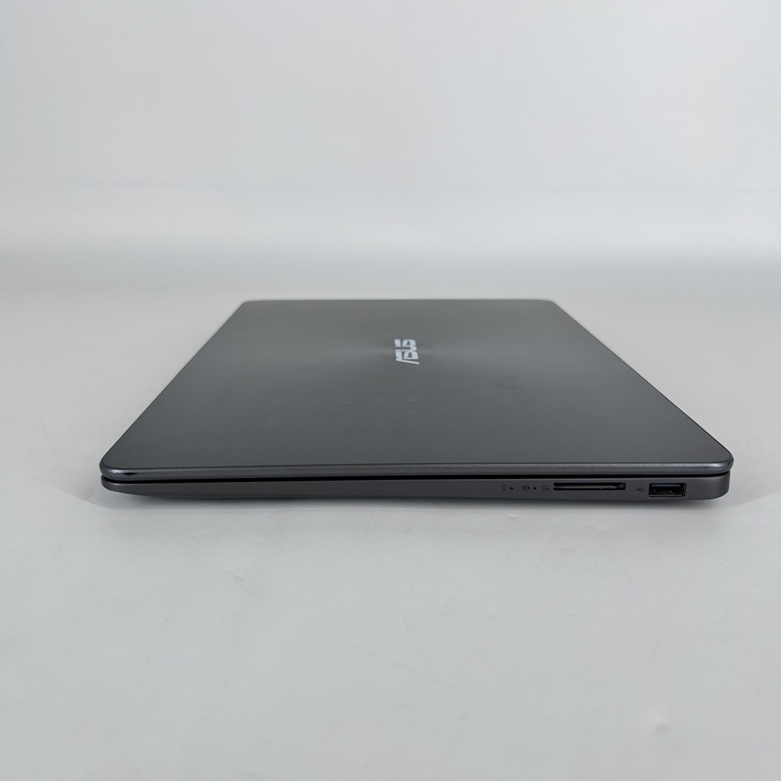 ASUS ZenBook UX430U 14″ FHD i7-8550U 1.80GHz 16GB 512GB SSD MX150 – Bad Battery
