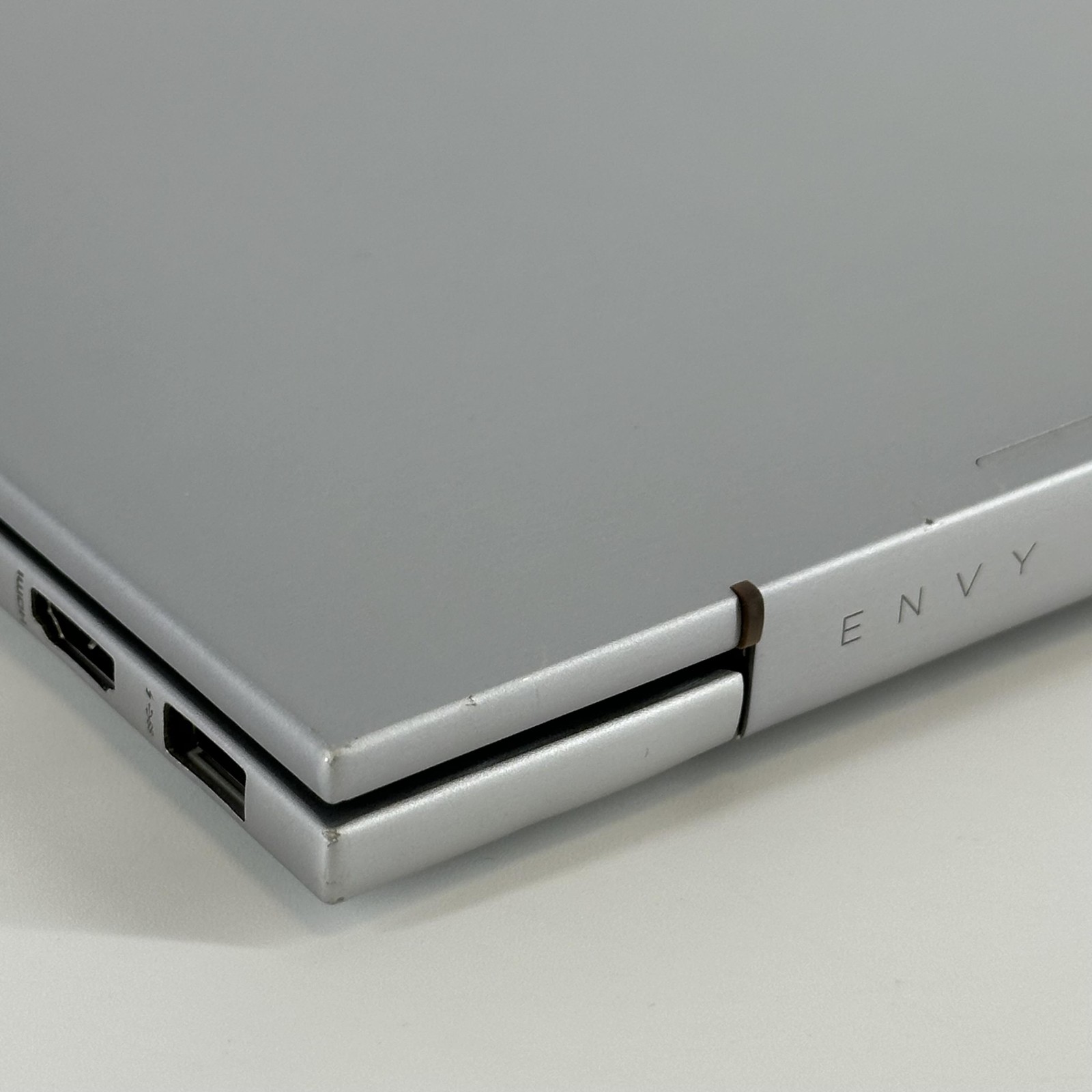 HP Envy 17 Silver FHD TOUCH 2.4 GHz i7-13700H 16GB 1TB SSD Very Good FRAME SPLIT