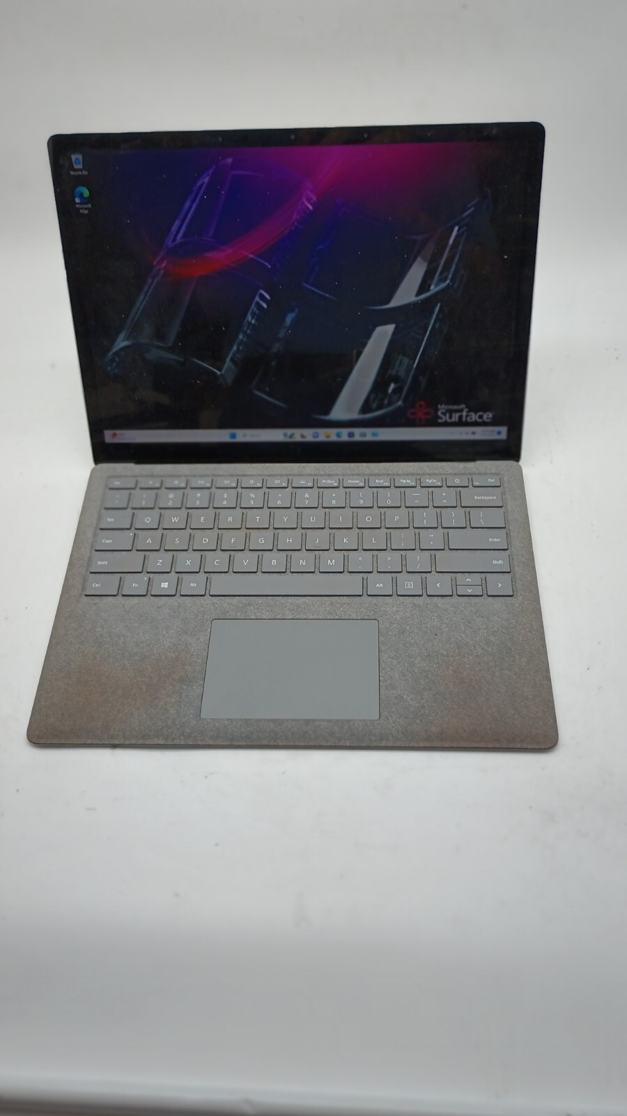Surface Laptop (No charger). i5 7th gen.8GB.13.5″ 2k Touch.256GB M.2.W11Pro