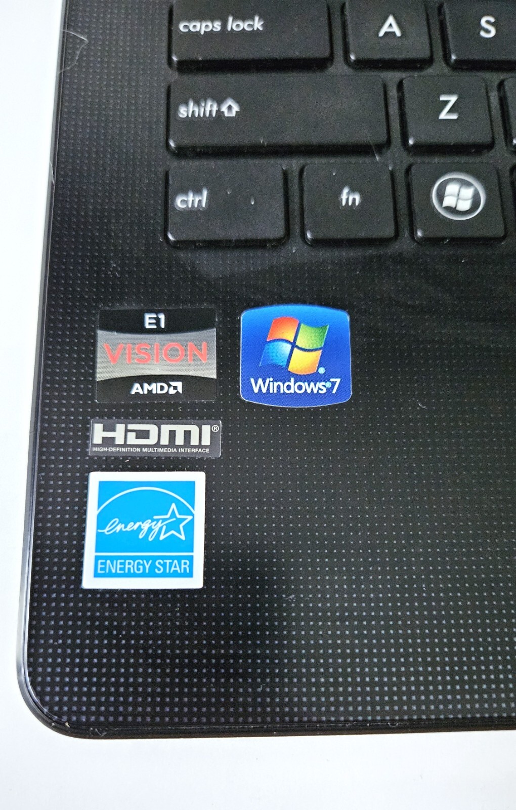 ASUS X401U / 320GB HDD / 4GB RAM / AMD E1-1200 1.40GHz / 14″ / WINDOWS 10