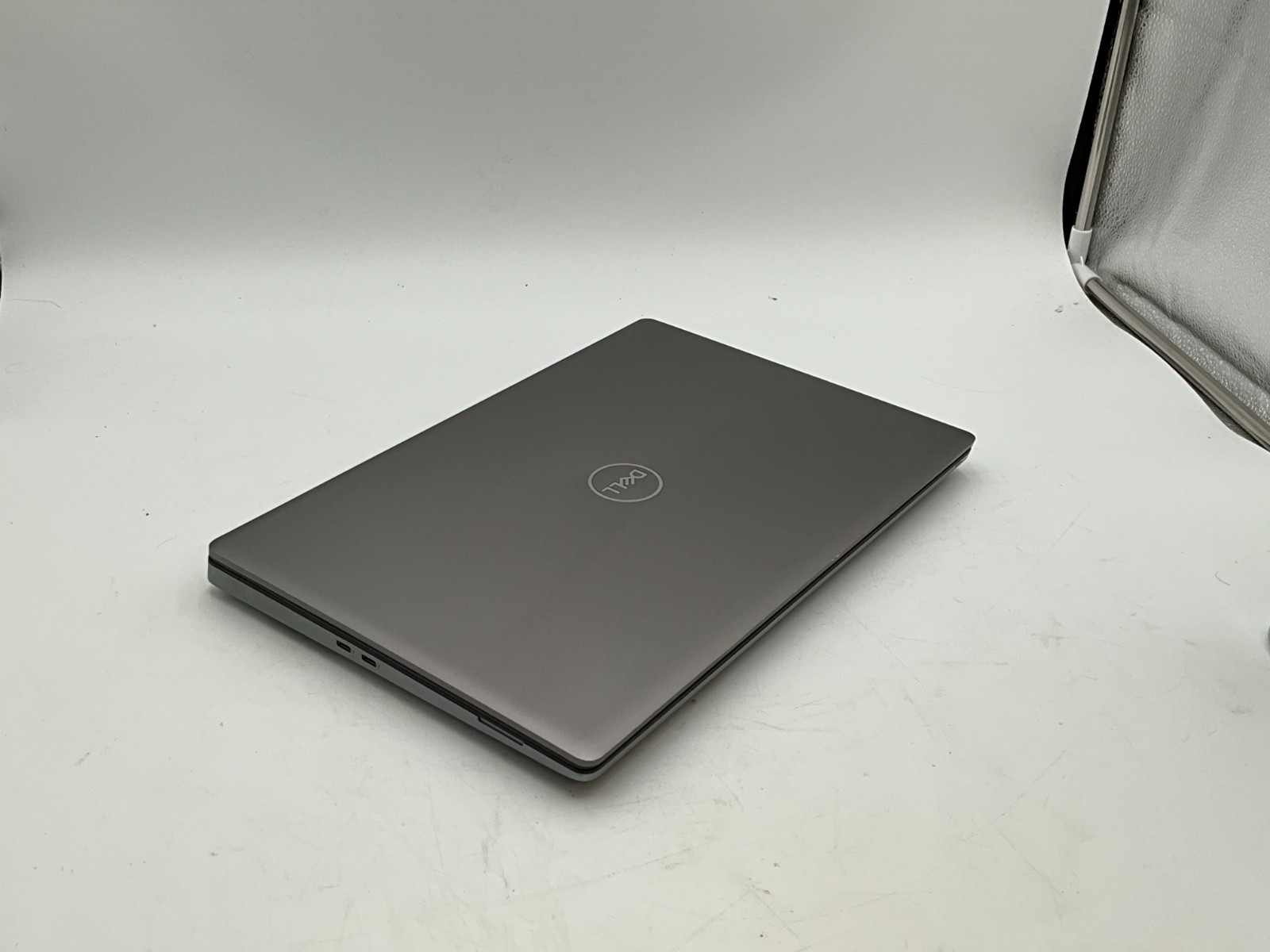 DELL Precision 7560 i7-11850H 2.50g 32GB 1TB T1200 15.6″ WIN11 Laptop 9L941J3