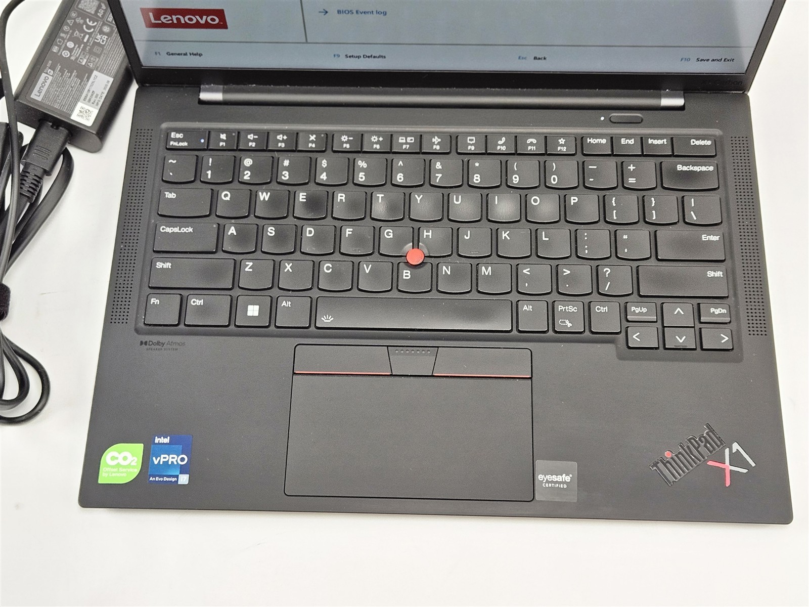 Lenovo ThinkPad X1 Carbon Gen 10 Intel Core i7-1265U 16GB 256GB SSD 14″ WUXGA