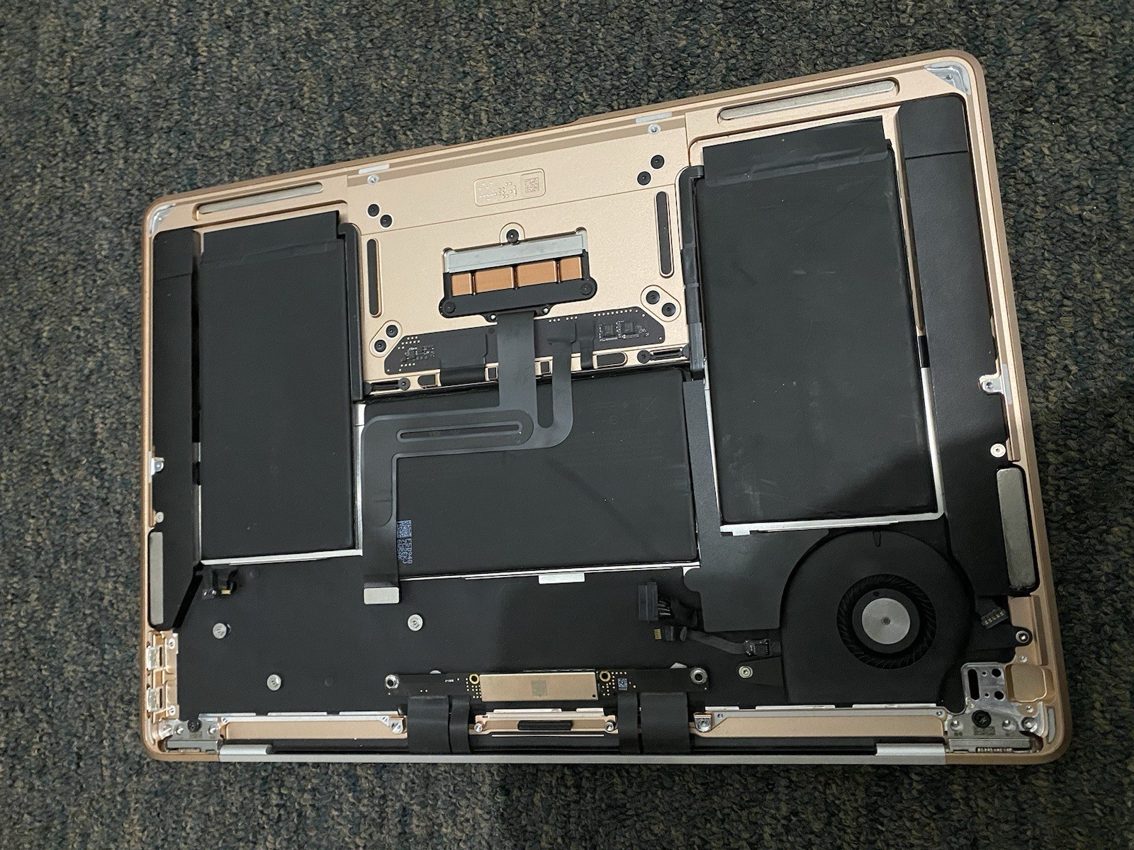 LOT OF 3 Apple MacBooks For Parts Mixed Models A1932 , A2179 Air *READ