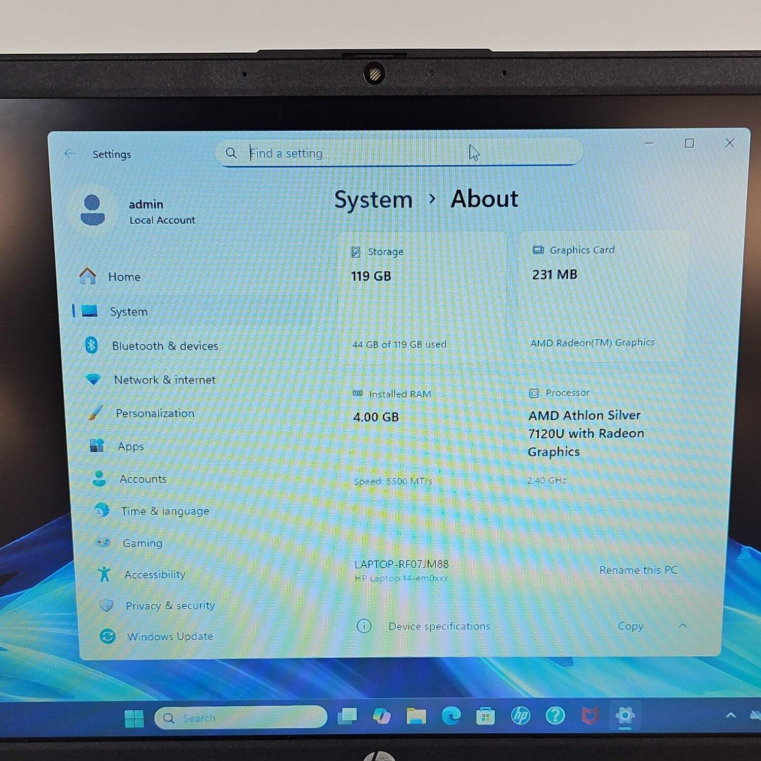 HP Laptop 14-EM0002WM 13.9″ Athlon Silver 7120U 2.4GHz 4GB RAM 128GB SSD