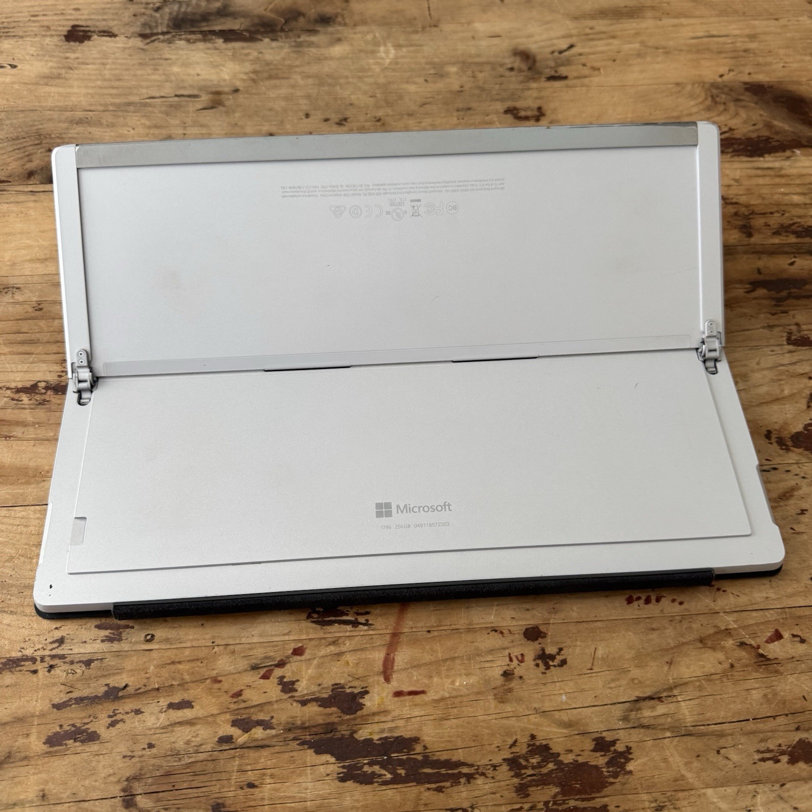 Microsoft Surface Pro 12.3 inch (256Gb, Intel Core i5-7300U @ 2.60GHz, 8GB RAM)
