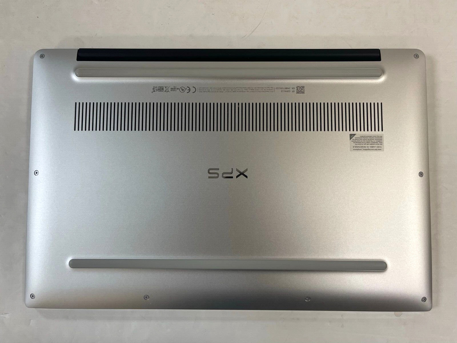 Dell XPS 9380 13.3″ Laptop/Intel i7-8565U/8GB Ram/256GB SSD/Windows 10 Home