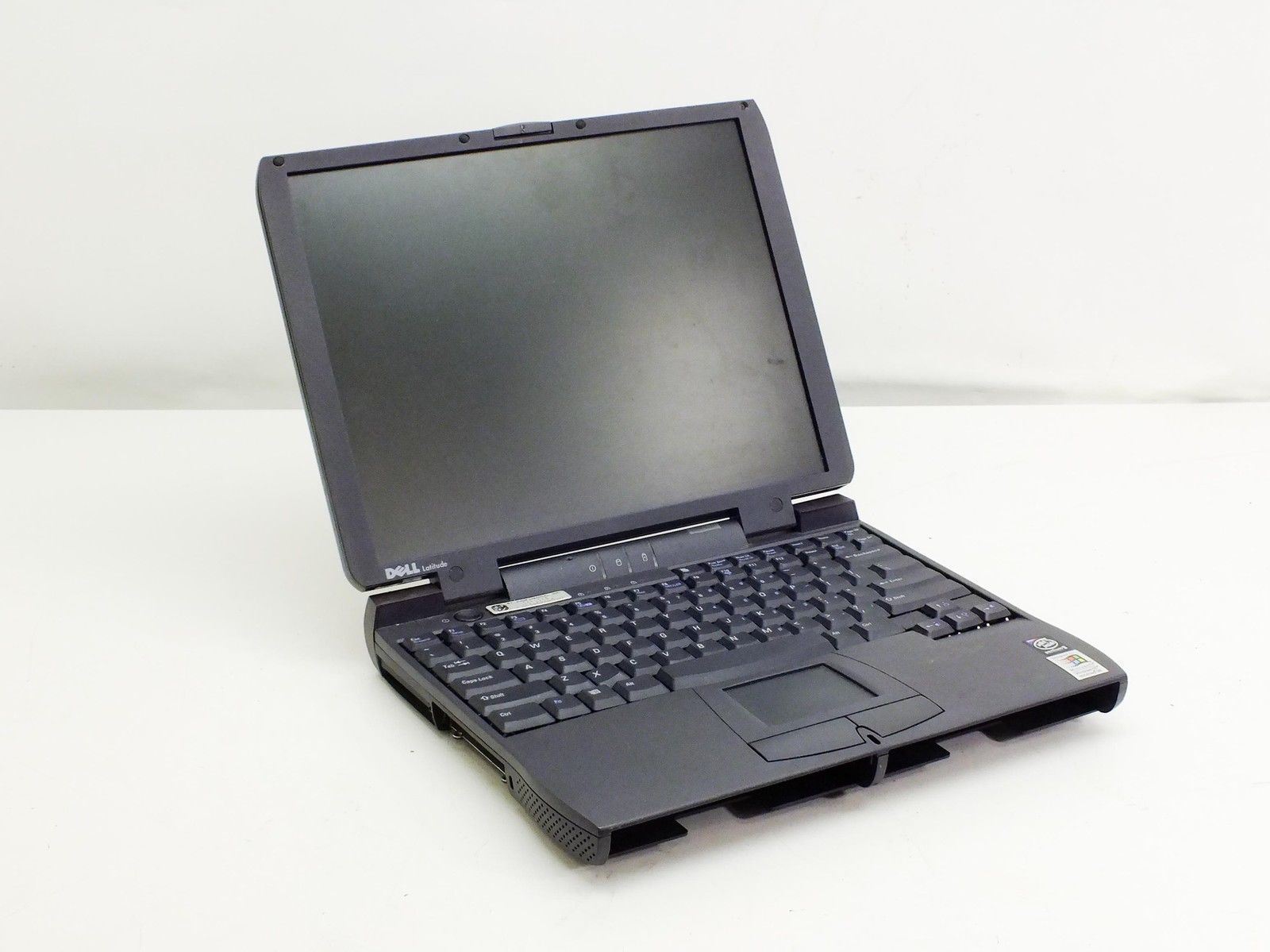 Dell 9321C PII 300MHz Laptop – Latitude CPi D266XT – Missing Parts + Damage