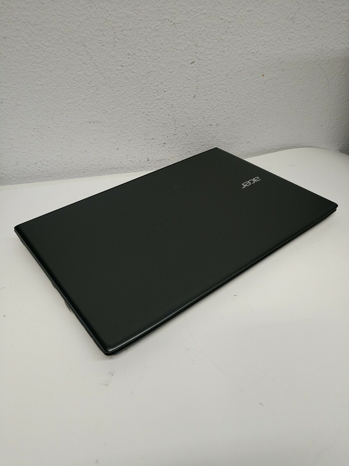 Acer Aspire E5 575 TOUCH Intel Core i3-6100U 2.3GHz 6GB 250GB SSD DVD Win10 READ