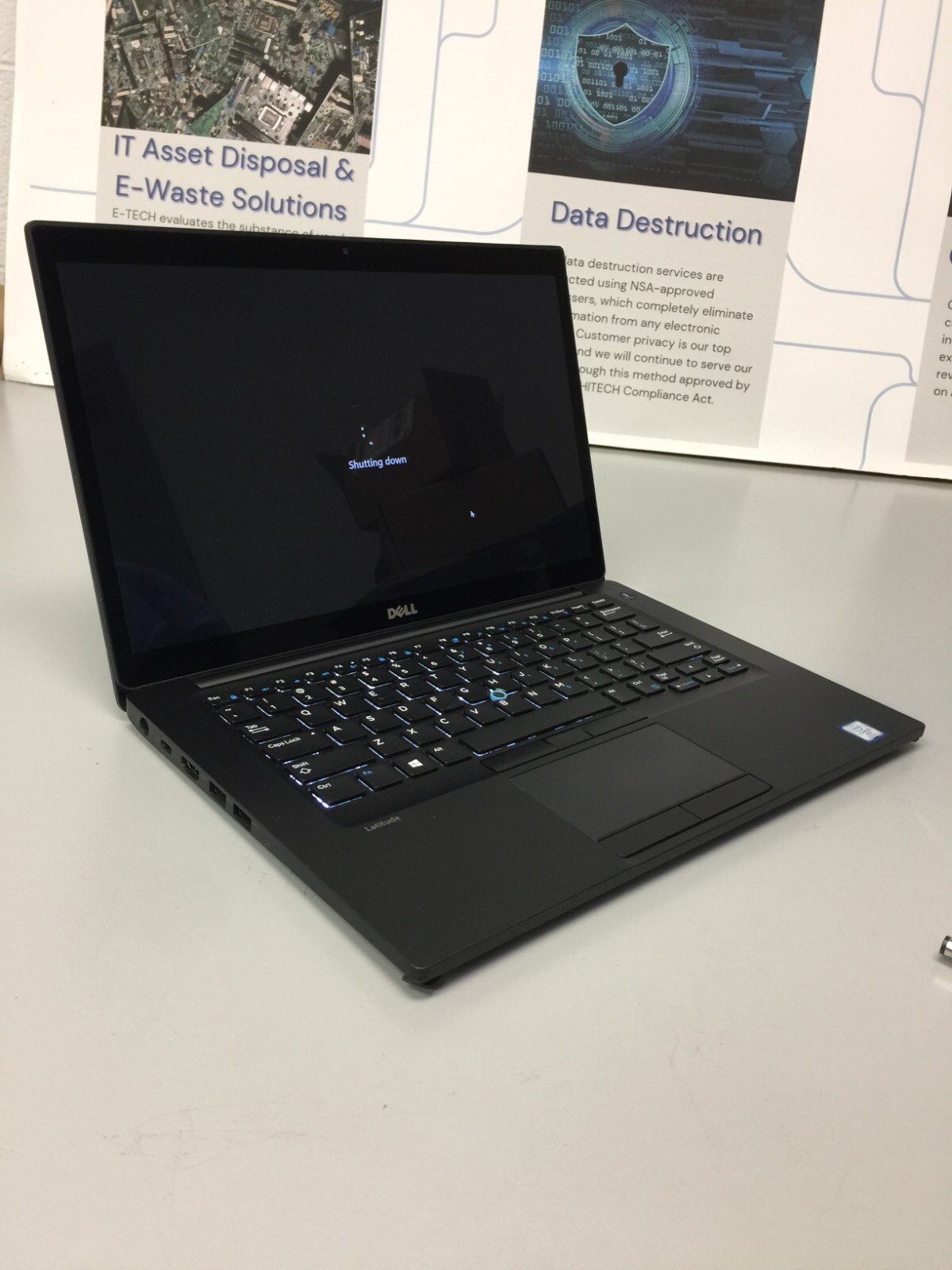 Dell Latitude 7480 14″Core i5 7th gen 2.60GHz 8GB 256GB SSD WIN 11 PRO TOUCH