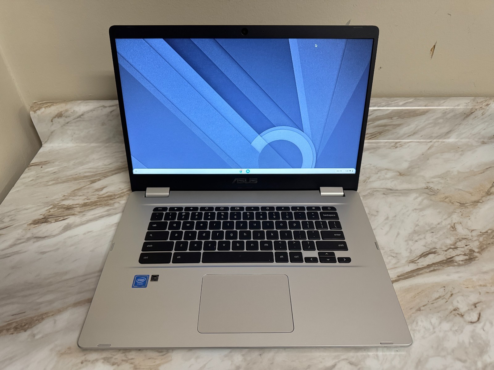 ASUS Chromebook 15.6″ FHD N3350 4GB 64GB Chrome OS C523NA-IH44F – Silver