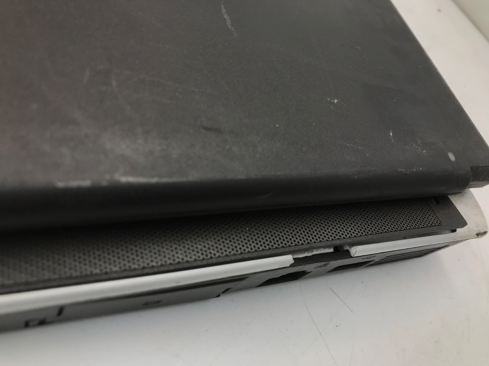 Fujitsu LifeBook T900 Intel Core i5-520M 13.3″ Tablet 4Gb RAM-BOOTS TO BIOS -MZ