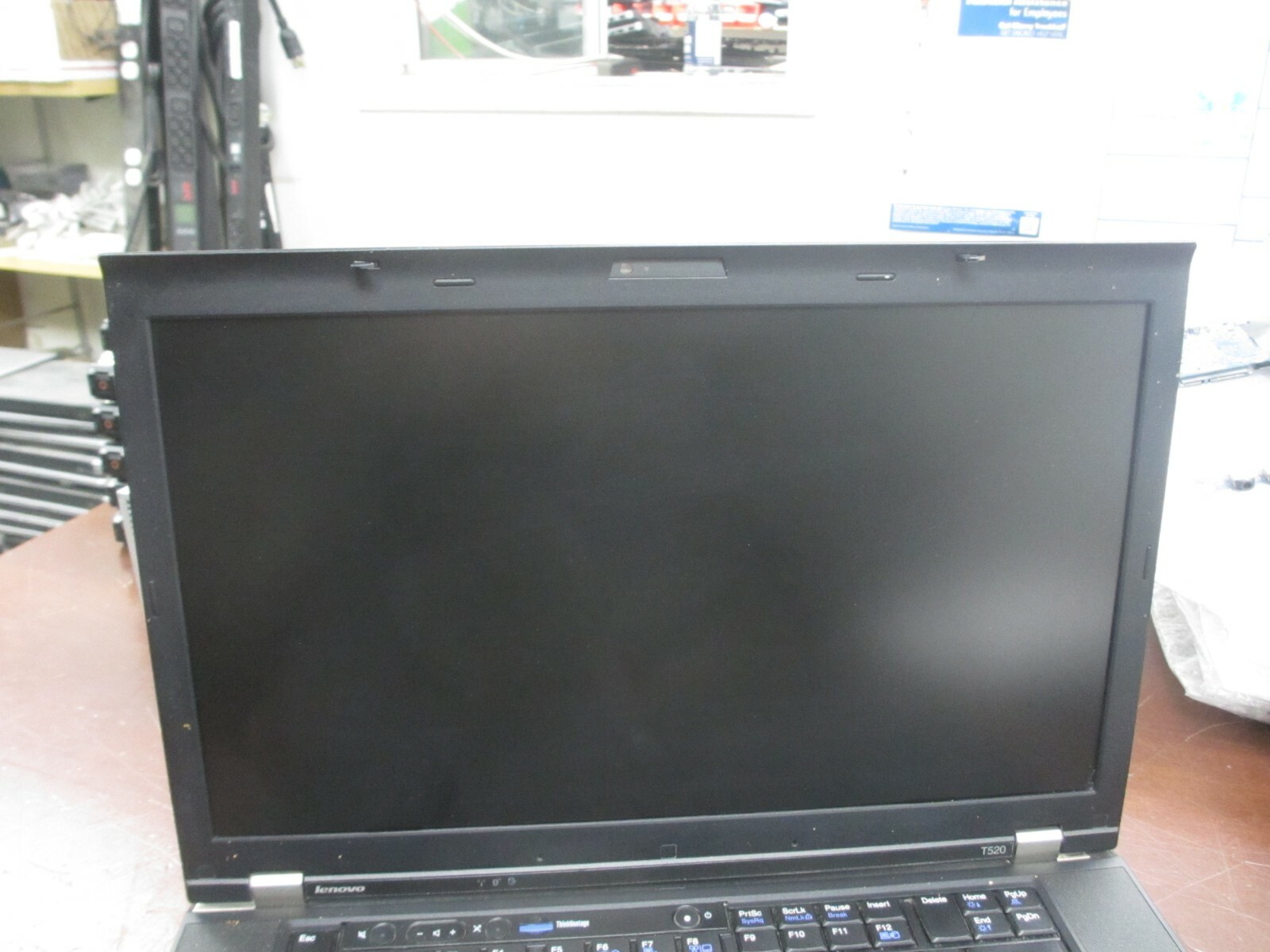 Lenovo ThinkPad T520 15.6″ Core i5-2520M 2.50GHZ 4GB 320GB DVDRW Laptop w/ AC