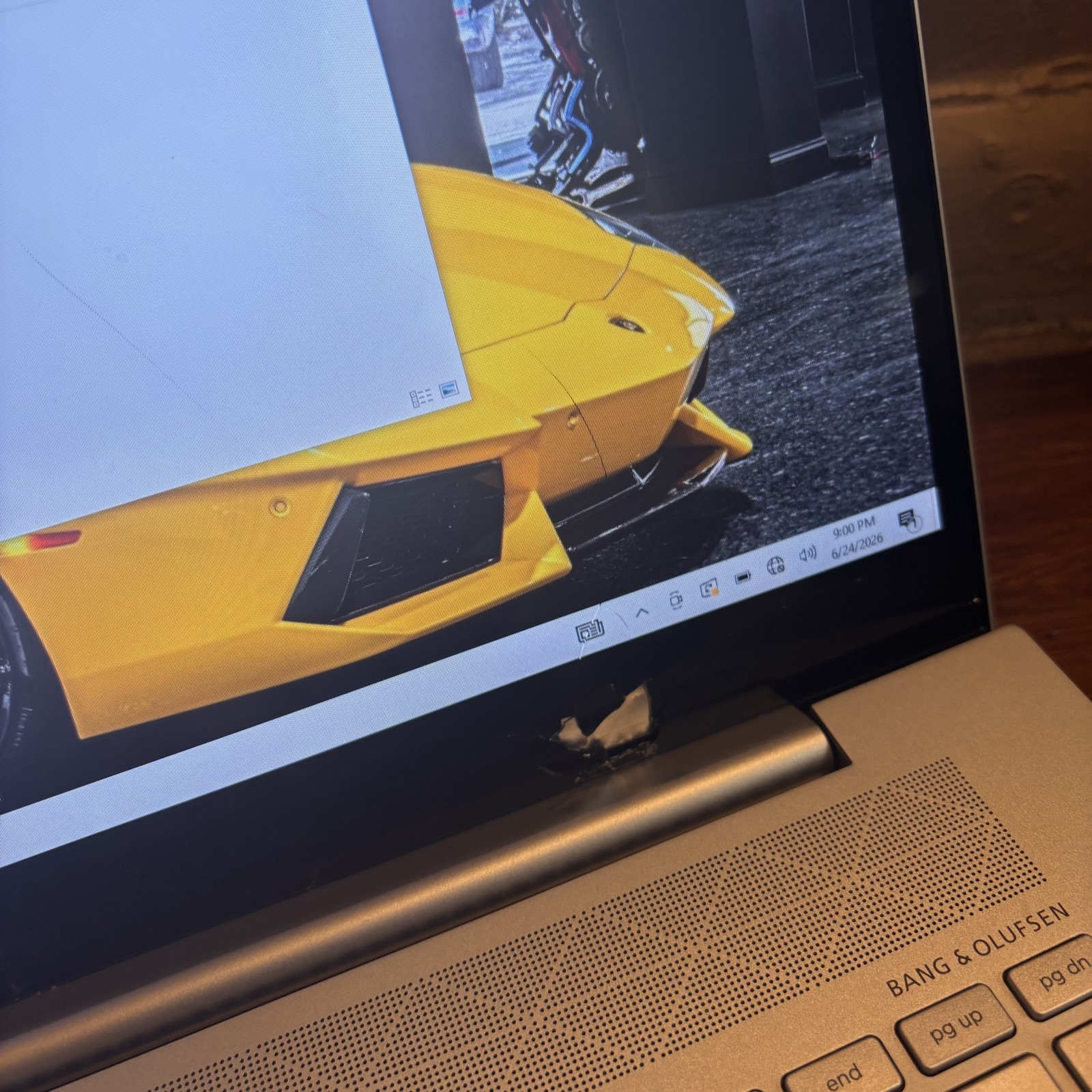 HP Envy 17m-cg0013dx Laptop i7-1065G7 1.3GHz 12GB 512GB SSD NVIDIA CRACKEDSCREEN