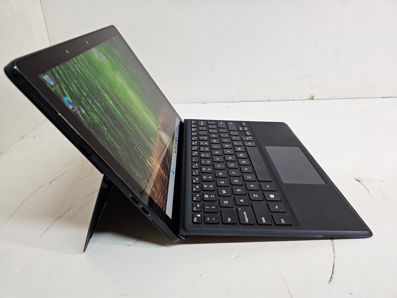 Dell Latitude 5290 Tablet Laptop – 1.7 GHz i5-8350U 8GB 256GB 12.5″ Touchscreen