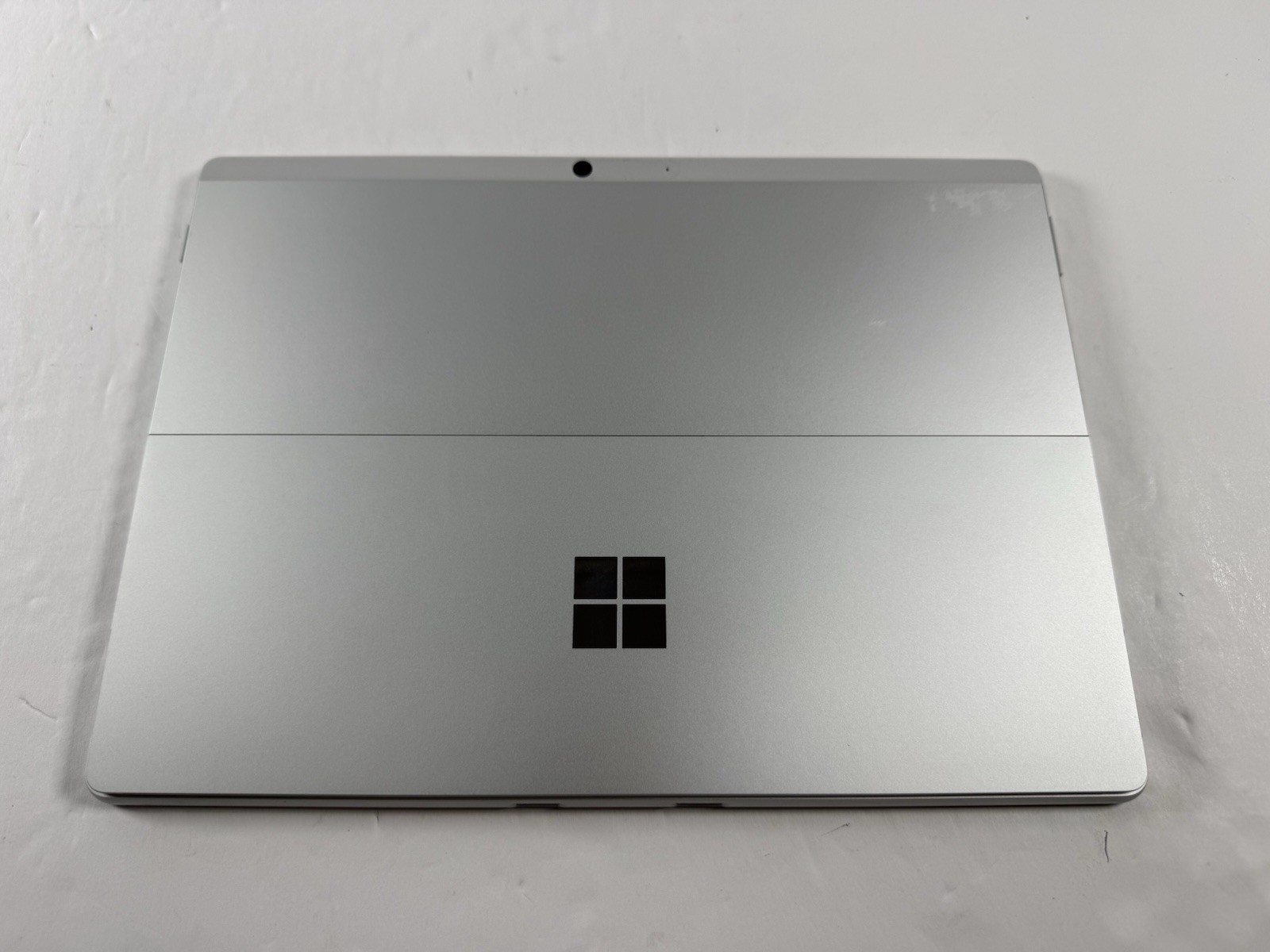 Microsoft Surface Pro 8 (1982) i5-1145G7 – 16GB RAM – 256GB 120Hz – Win 11 Pro