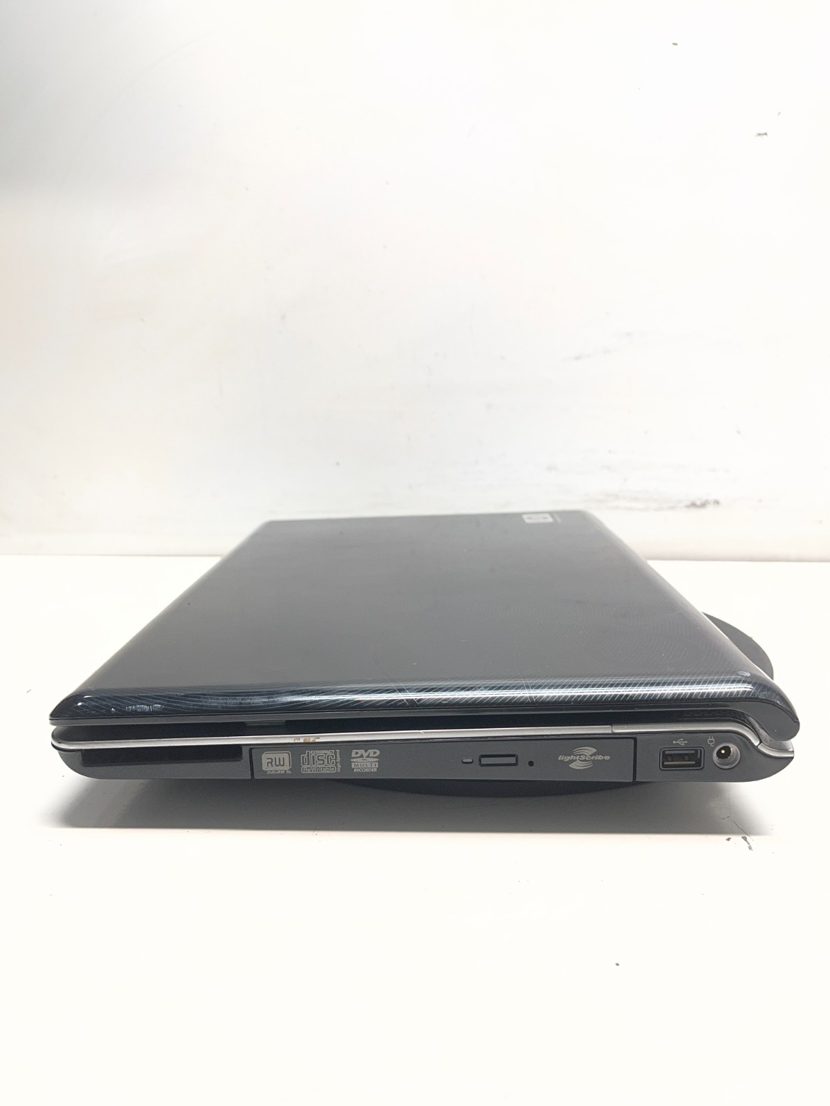 Hp Pavilion dv6700 AMD Turion 64 X2 TL-60 NO RAM NO HDD NO BAT – FOR PARTS