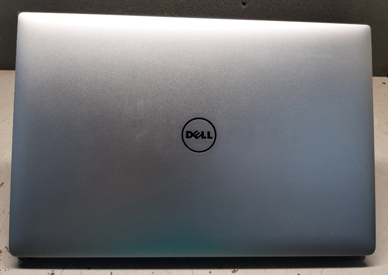 Dell Precision 5520 15.6″ i7-7820HQ 8GB RAM No SSD No OS