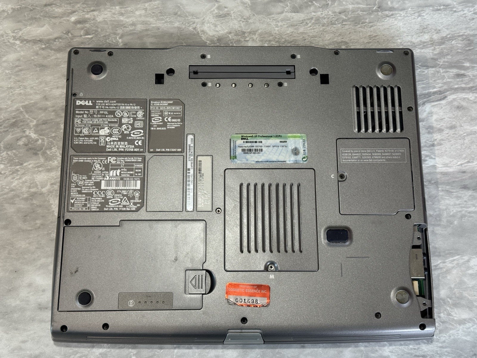 Dell Latitude D505 Intel Pentium M 1.5GHz 1gb RAM 40gb HDD RS232 Serial Win XP