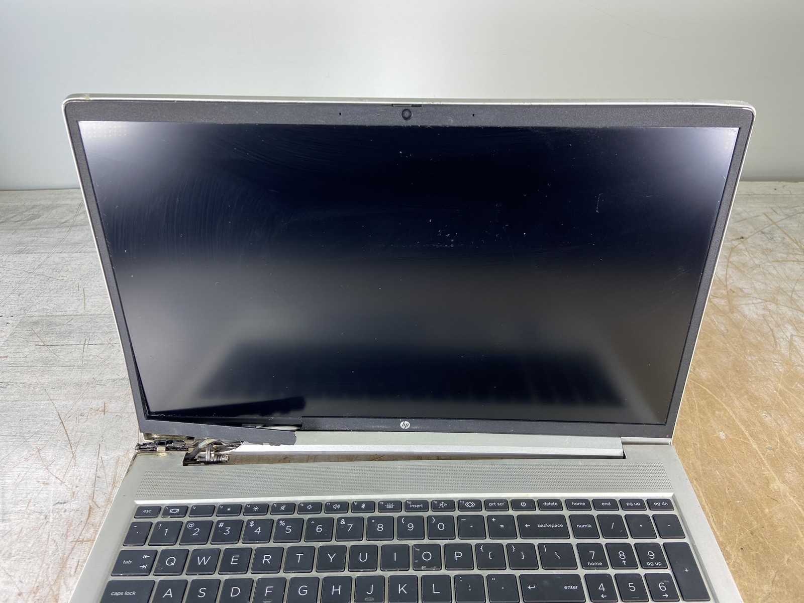 HP PROBOOK 450 G9 i7-1255U @ 1.20GHz, 4GB RAM, NO HDD/OS – (FOR PARTS)